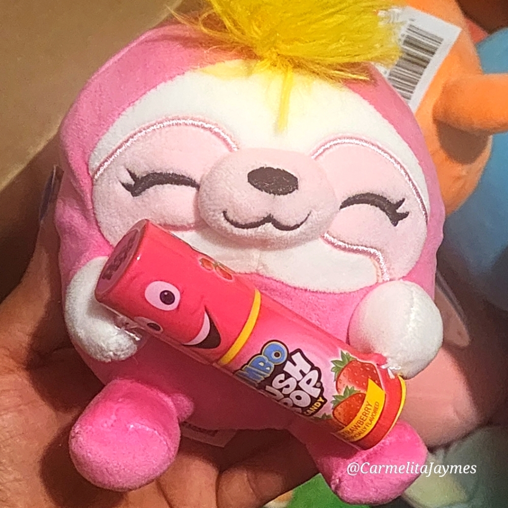 SNACKLES Sloth w Push Pop Snackles Mini Brands